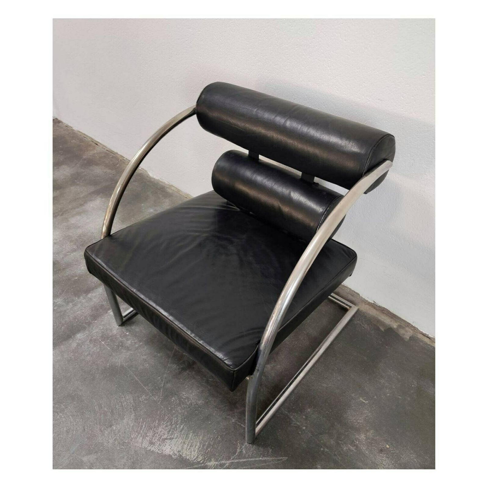 1 Of 2 Bauhaus Black Leather Armchair // Very Rare Tubular Geometric Armchair // Made In Switzerland In 1970s photo Furniture