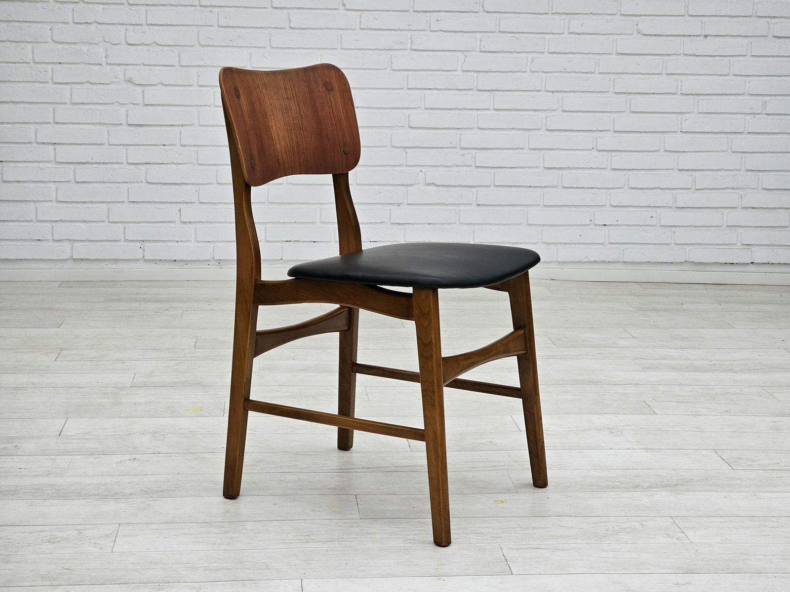 1960s, Danish Design By Ib Kofod Larsen, Set Of 3 Dining Chairs Model 62. photo vintage