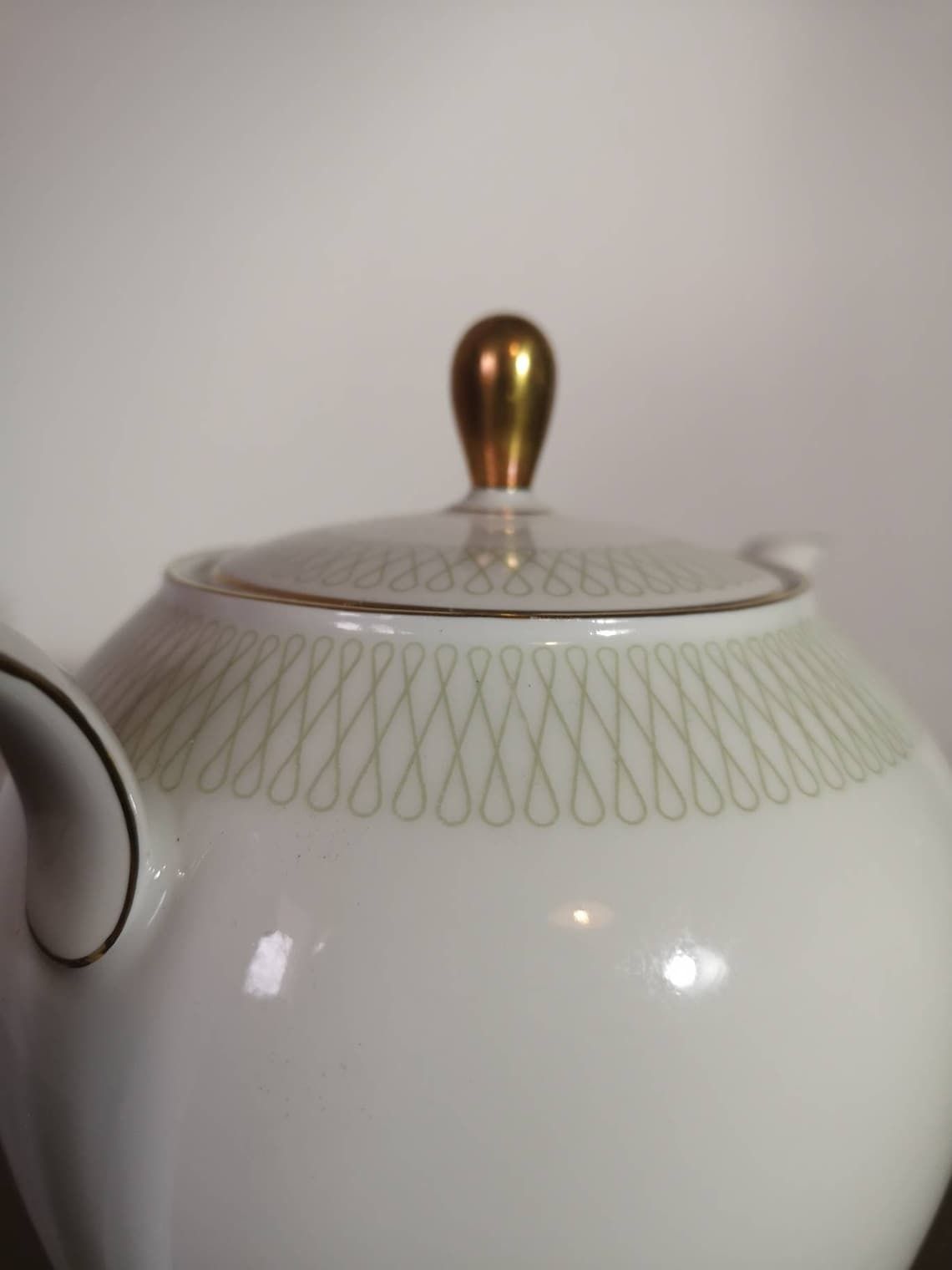 Vintage Seltmann Weiden Teapot // Fine China // Vintage German Porcelain photo vintage