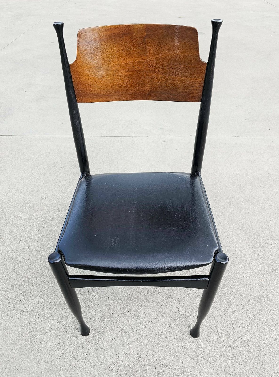 Rare Set Of 4 Mid Century Modern Dining Chairs Attributed To Paolo Buffa // Elegant Set Of Vintage Dining Chairs // Made In Italy In 1950s photo furniture
