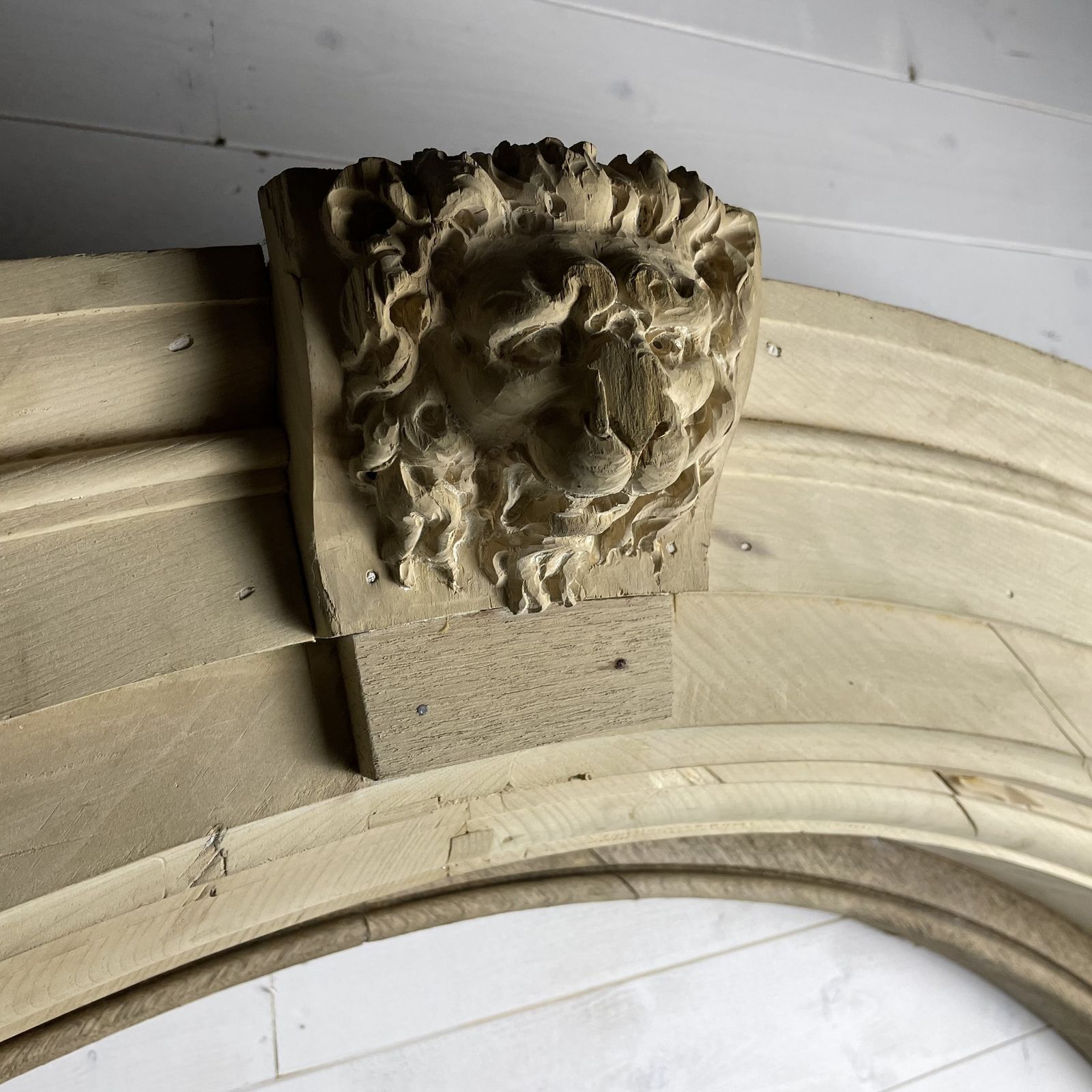 photo furniture Reclaimed Antique Pine Arch With Carved Lion Head