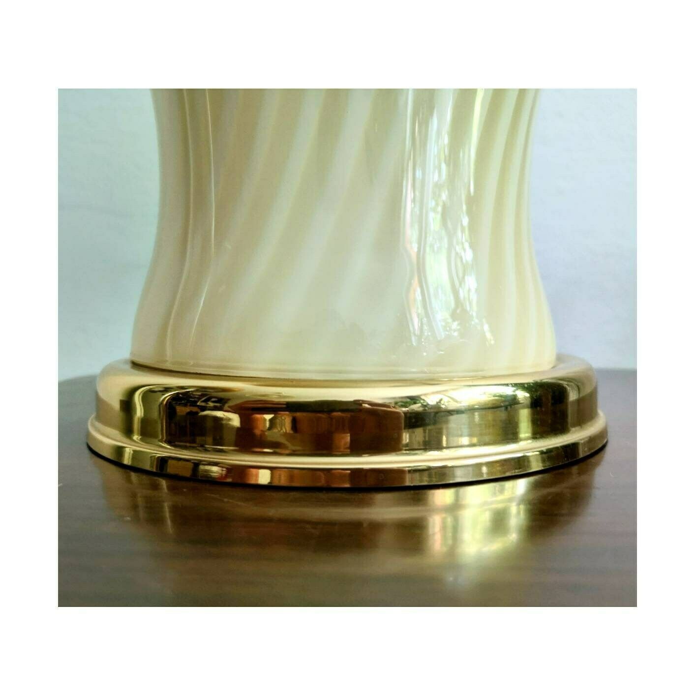 Paolo Venini Yellow Swirl Murano Glass Table Lamp // Murano Swirl Glass // Mid Century Modern Lamp // Made In Murano // Made In Italy 1960s photo vintage