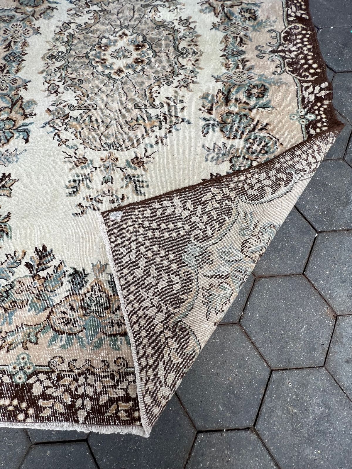photo for sale Beige Groen Vintage Yuruk Vloerkleed 252 X 138 Cm – Beige Green Vintage Yuruk Rug 252 X 138 Cm, 1960s
