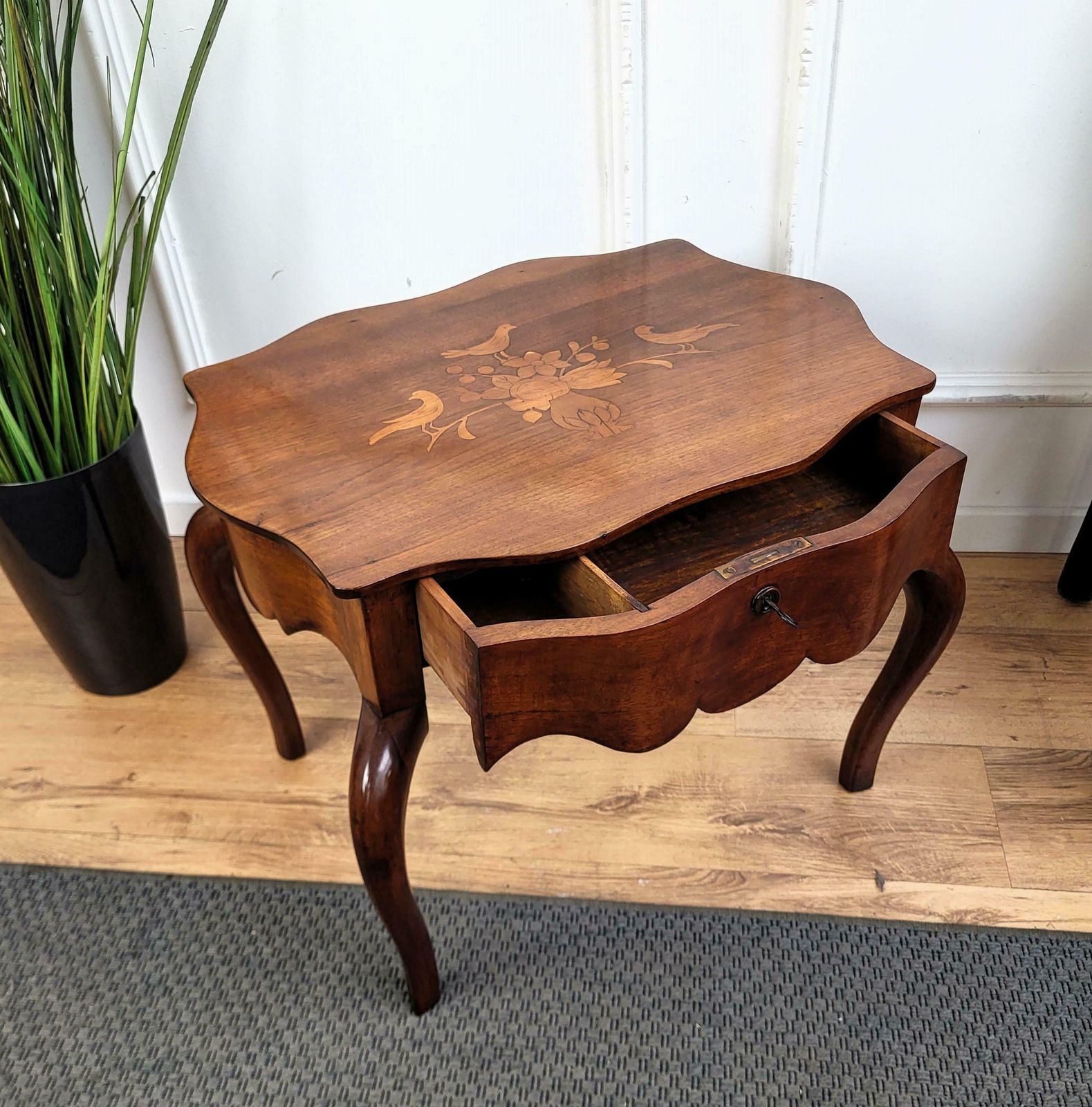 Neoclassical Italian Walnut Inlay Marquetry Spider Coffee Sofa Or Side Table photo buy