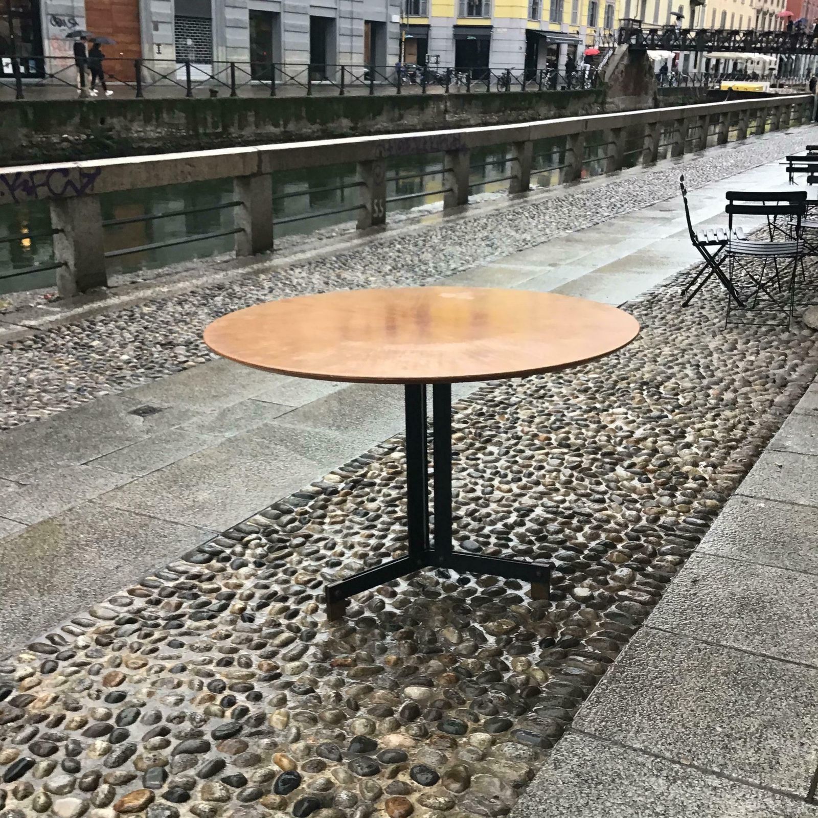 photo vintage Ignazio Gardella Dining Table Brass Iron Wood, 1950, Italy