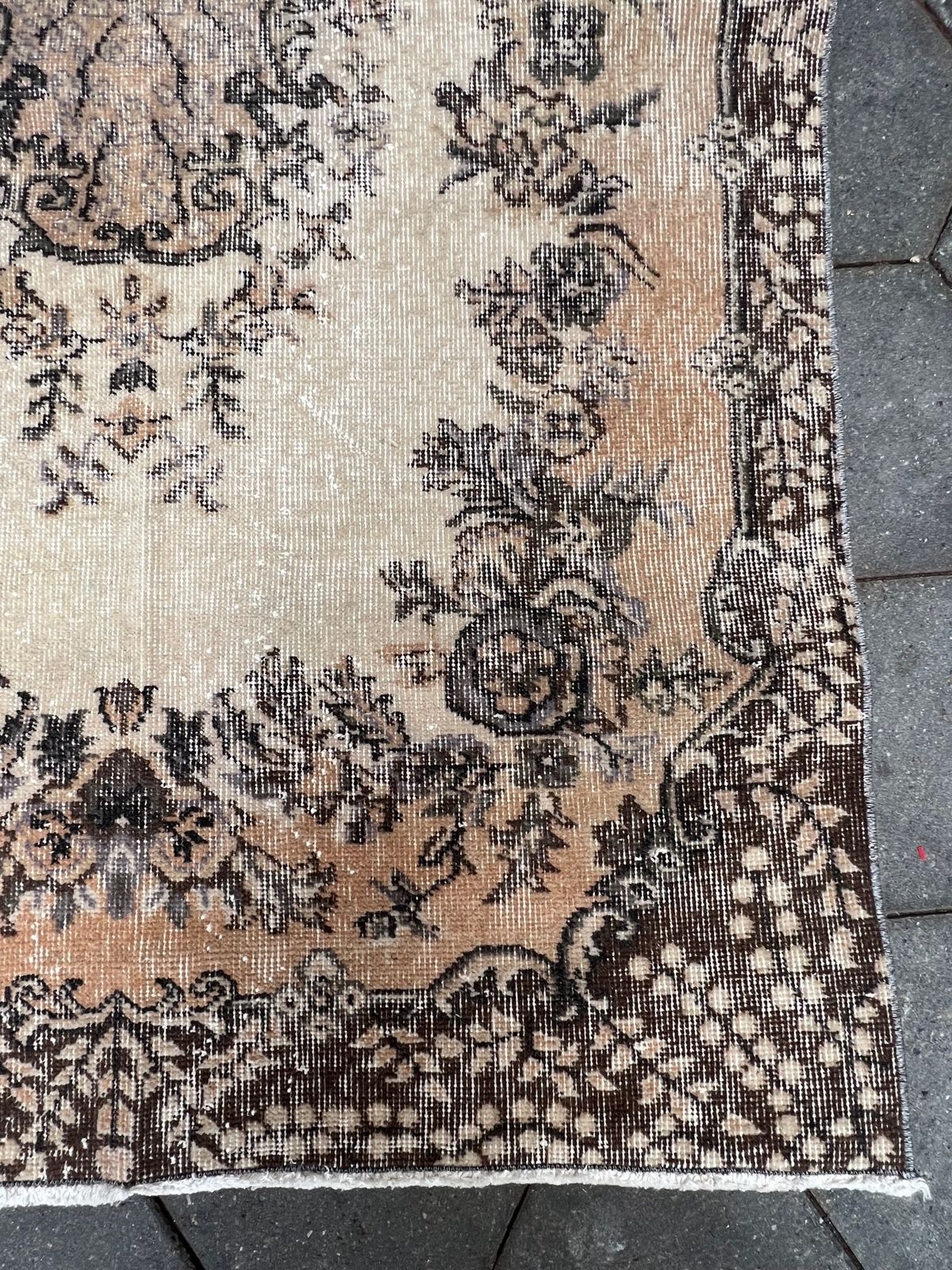photo furniture Brown And Pink Vintage Yuruk Carpet 112 X 207 Cm – Brown And Pink Vintage Yuruk Carpet 112 X 207 Cm, 1960's