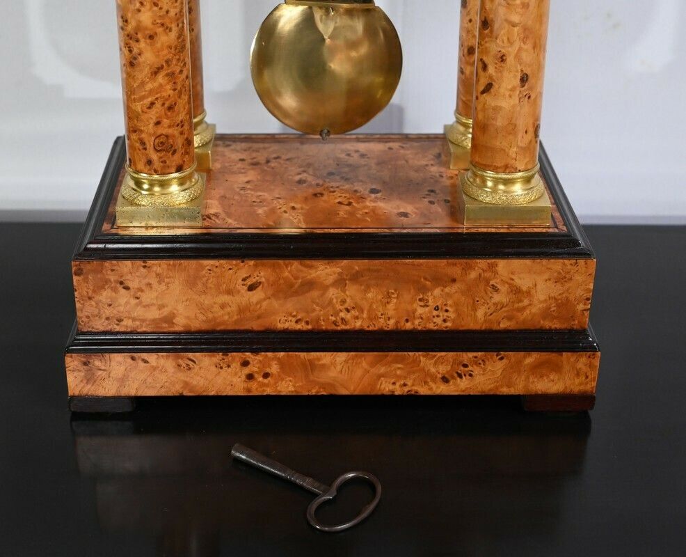 photo vinterior Thuya Magnifying Glass Pendulum, Empire Period – 1st Part 19th