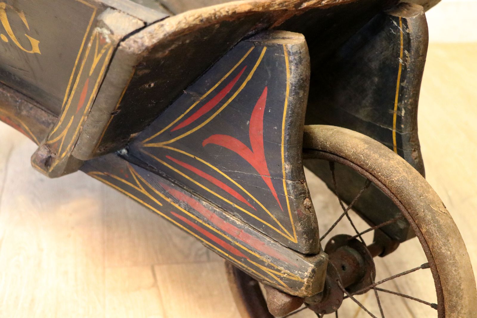 A Wonderful Antique Child’s Wheelbarrow! photo buy