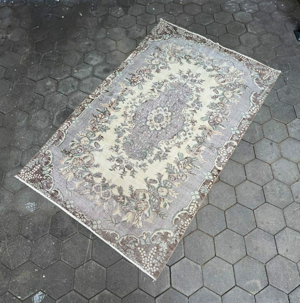 Beige Brown Vintage Yuruk Rug 265 X 170 Cm, 1960's photo furniture