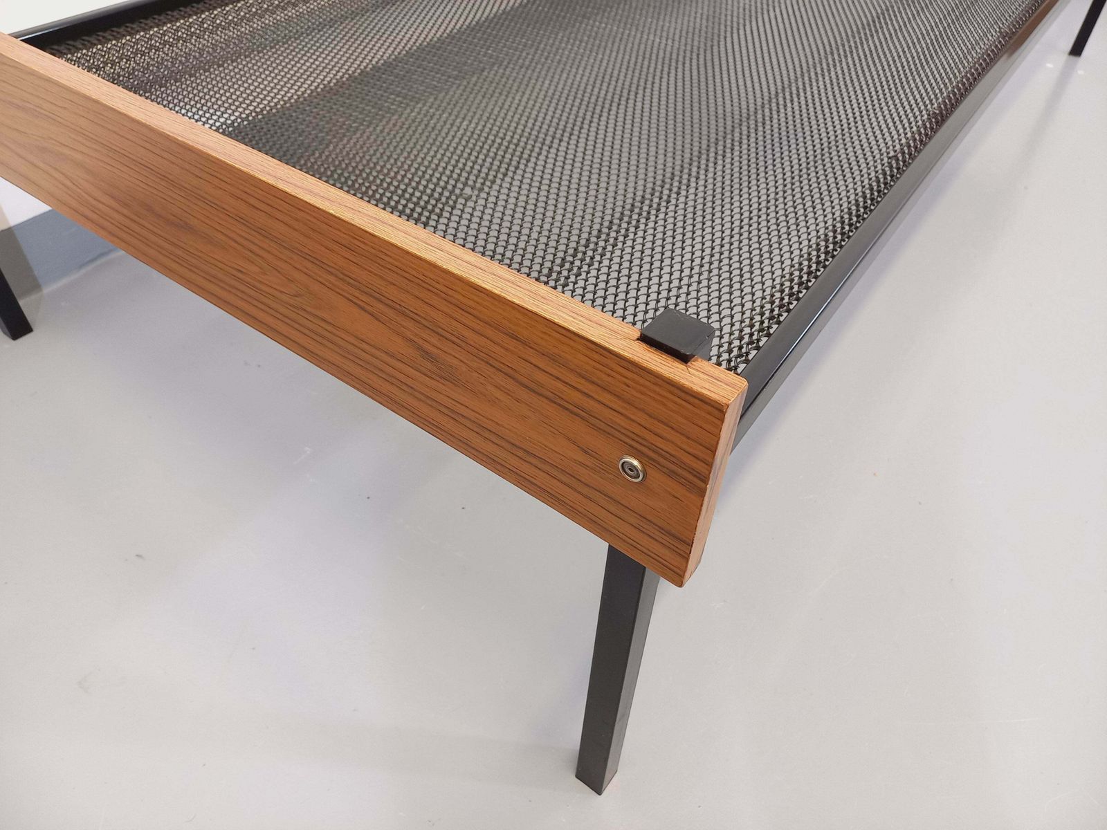 photo vinterior Metal And Formica Bed, 1960s, Modernist