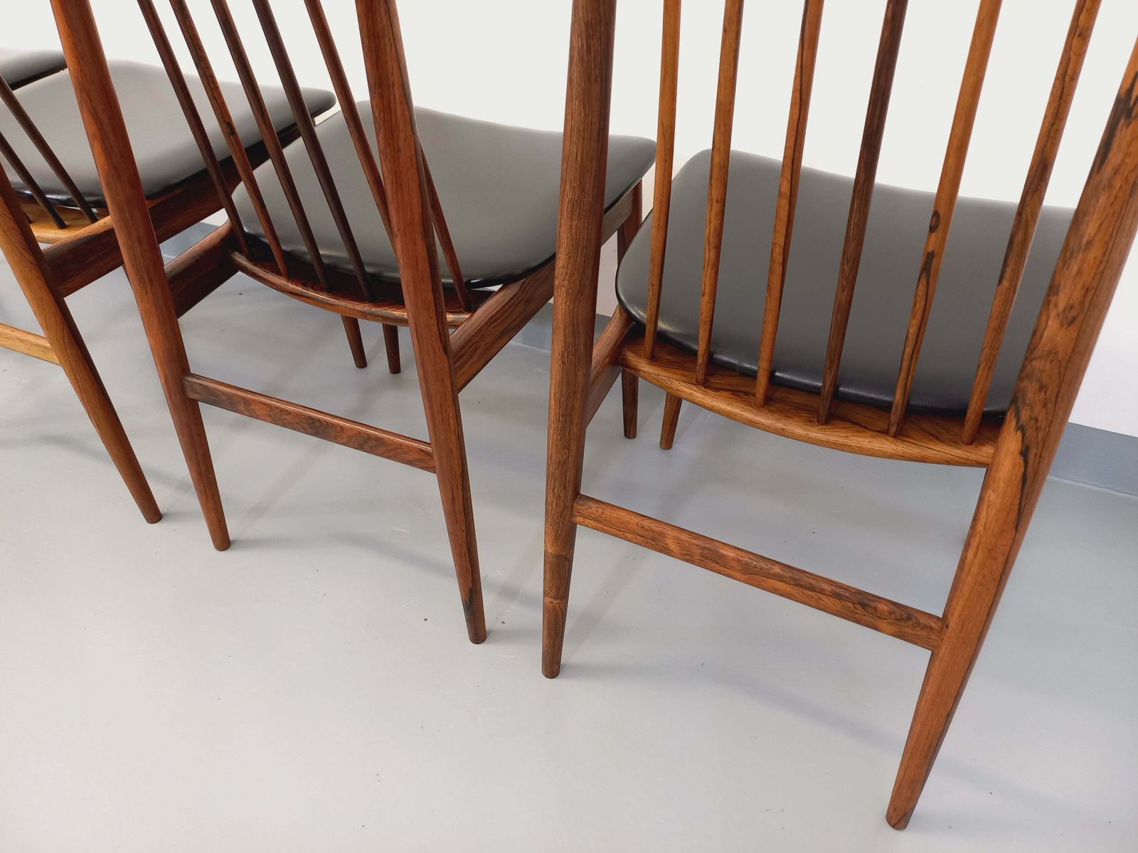 photo vintage 4 chaises Ernst Martin Dettinger en palissandre