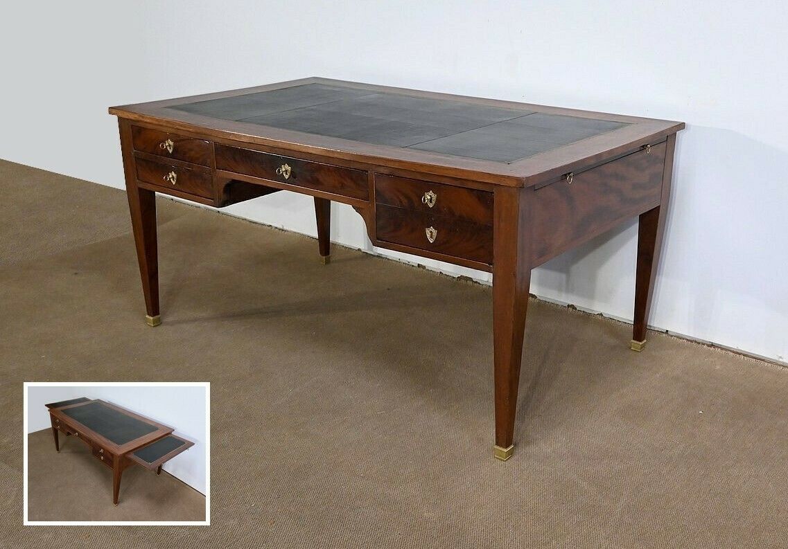 Important Directoire Period Desk – Early 19th Century