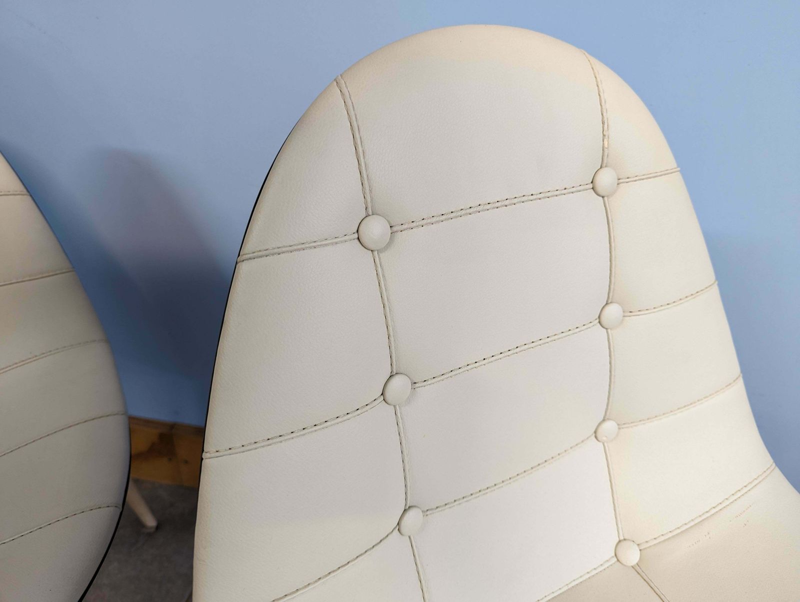 photo vinterior Set Of Two "Caprice" Chairs Designed By Philippe Stark Produced By Cassina 2010