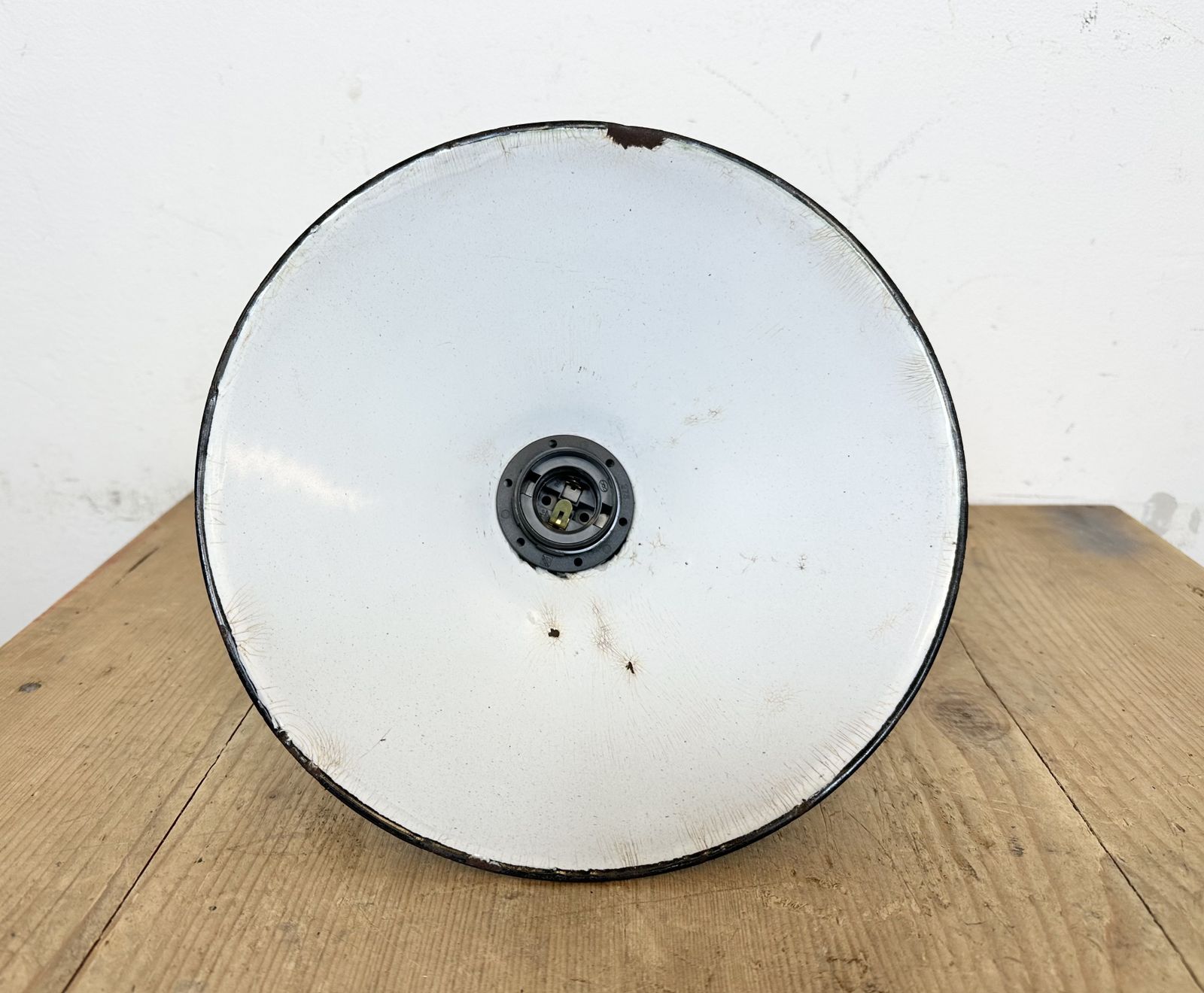 photo vintage Industrial Green Enamel Military Pendant Lamp With Cast Aluminium Top, 1960s, 2x