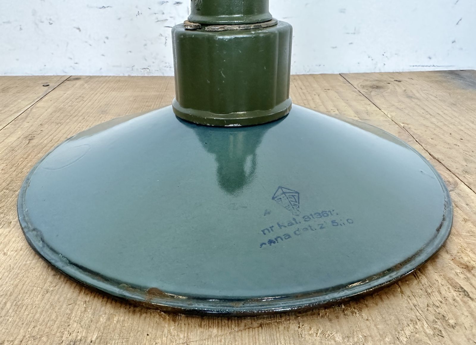 photo vintage Industrial Petrol Enamel Military Pendant Lamp With Cast Aluminium Top, 1960s, 2x
