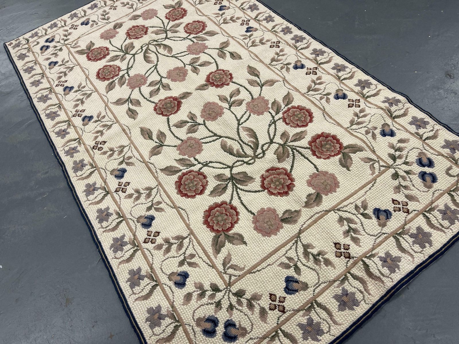 Traditional Beige Carpet Aubusson Rug Floral Handwoven Wool Needlepoint Rug photo Textiles