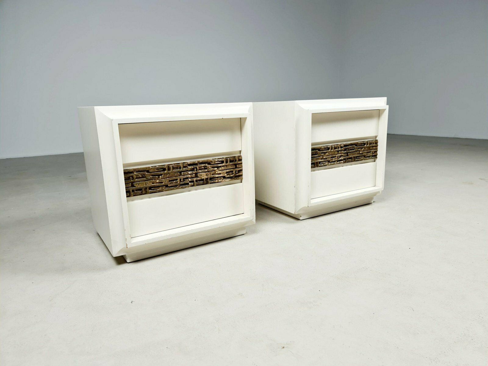 Nightstands By Luciano Frigerio, 1970s, Set Of 2 photo Furniture