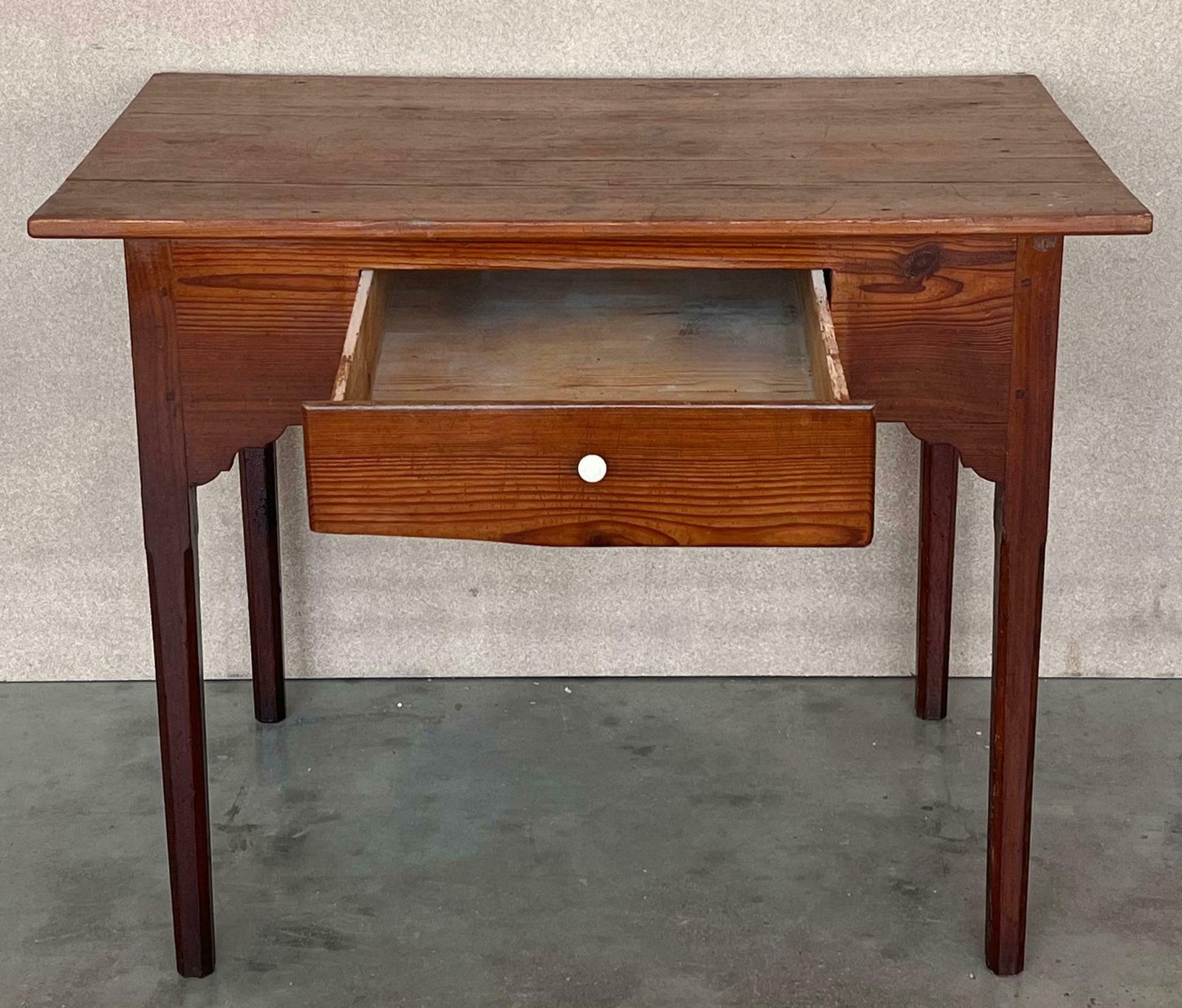 Table d'appoint espagnole rustique Mobila en pin, avec tiroir photo 2274.0