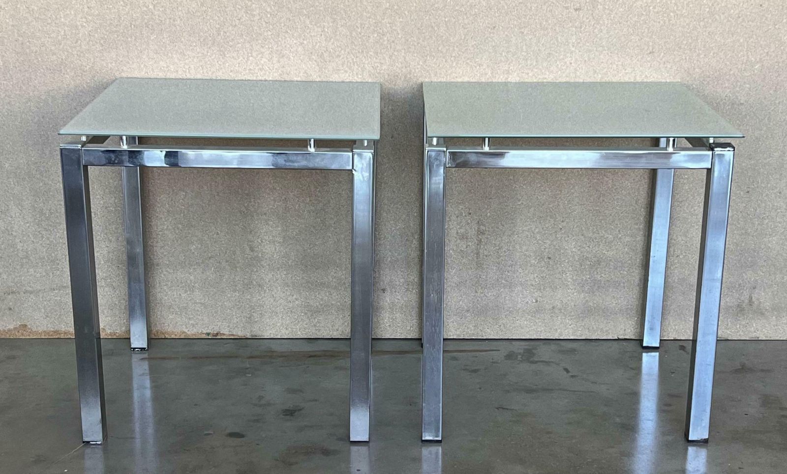 Paire de tables d'appoint postmodernes, années 1970 photo furniture