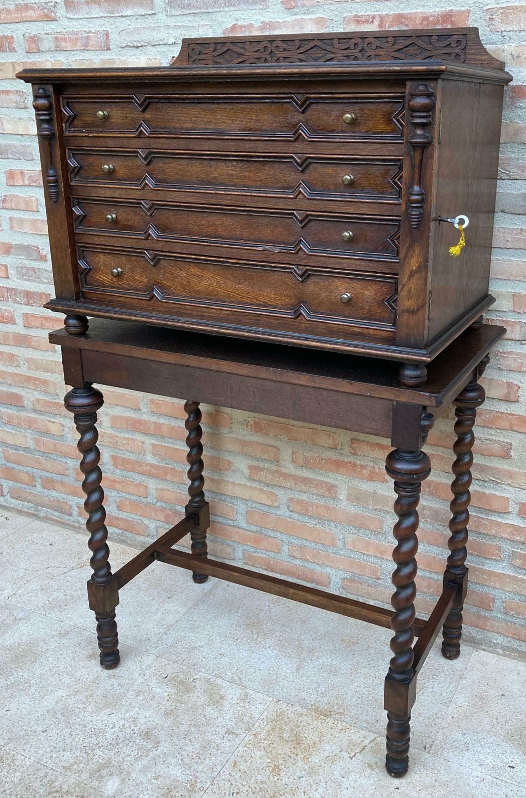 Cabinet à couverts français en chêne, quatre tiroirs, années 1920 photo furniture