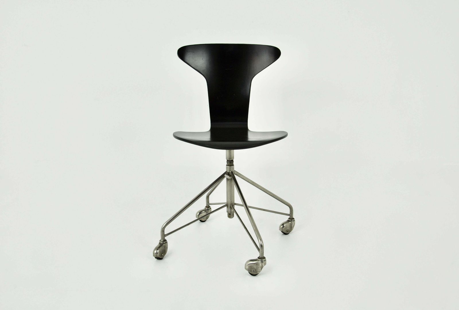 Chair Model 3117 By Arne Jacobsen For Fritz Hansen, 1950s photo for sale