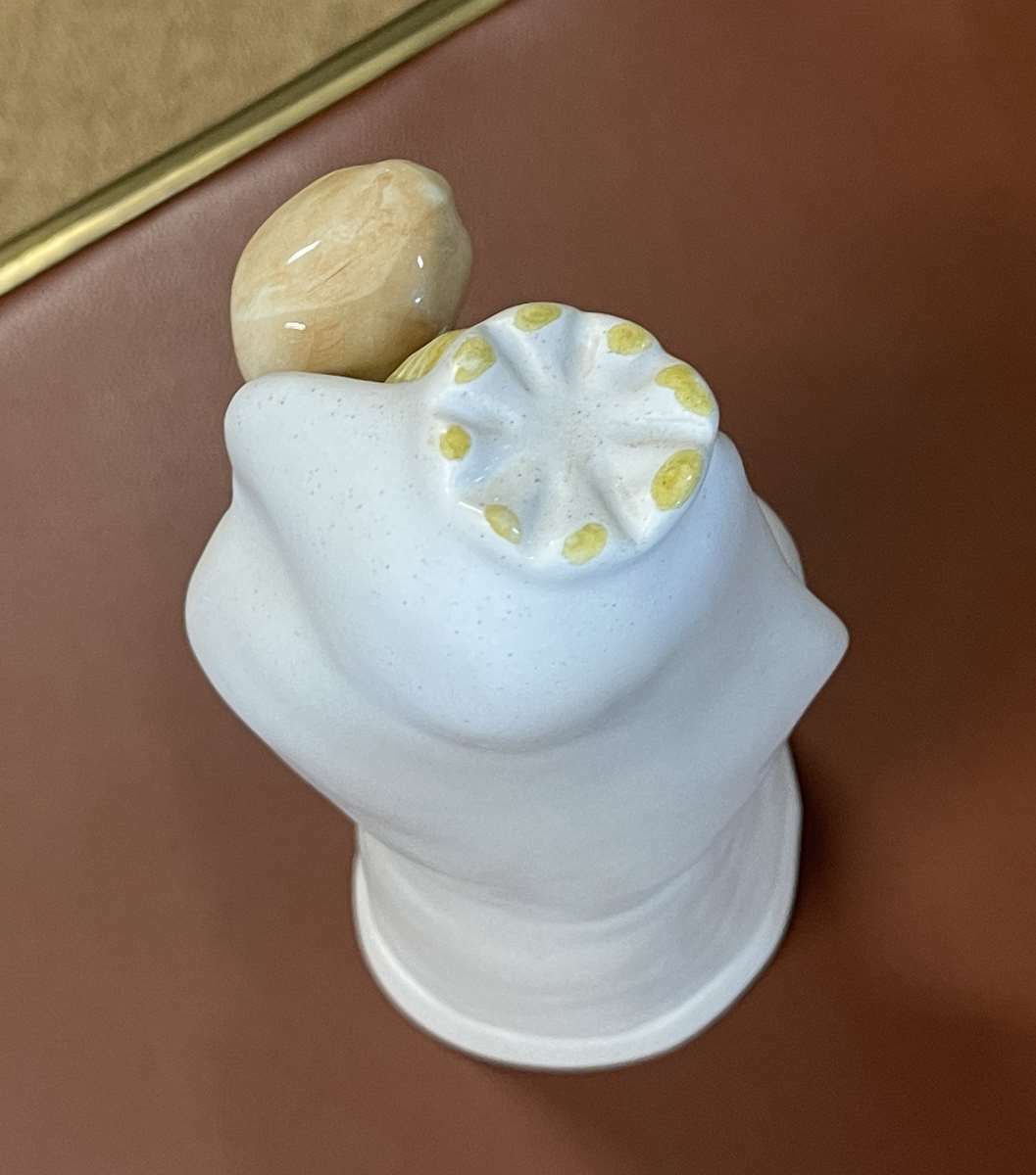 Quimper Earthenware Virgin And Child With Ivory Background By Bel Delecourt (1915   2017) photo vintage