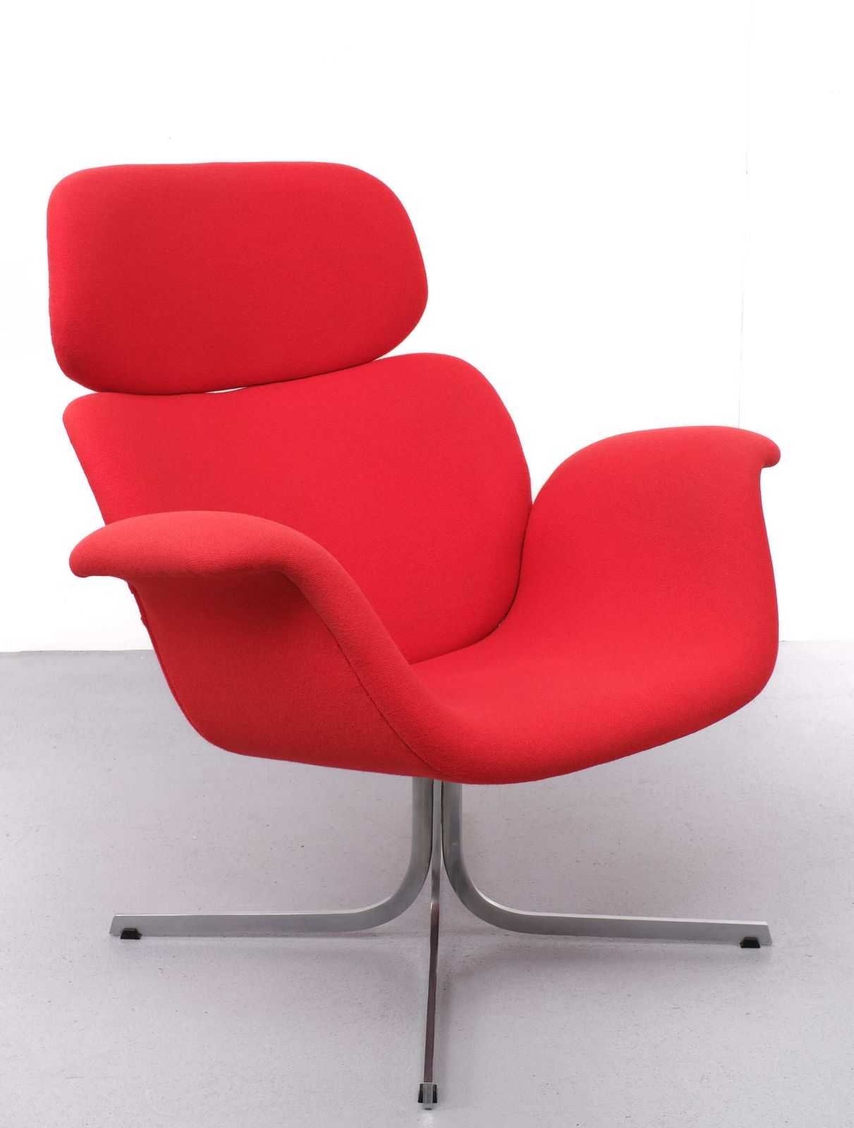 photo furniture Pierre Paulin Lounge Chair '' Big Tulip '' Artifort 1960s