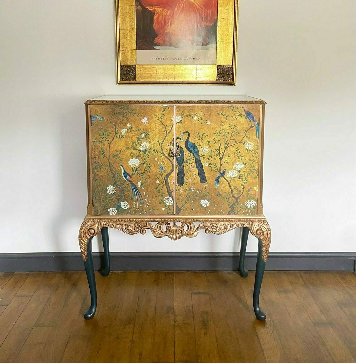 Chinoiserie Vintage Queen Retro Drinks / Cocktail Cabinet / Peacock