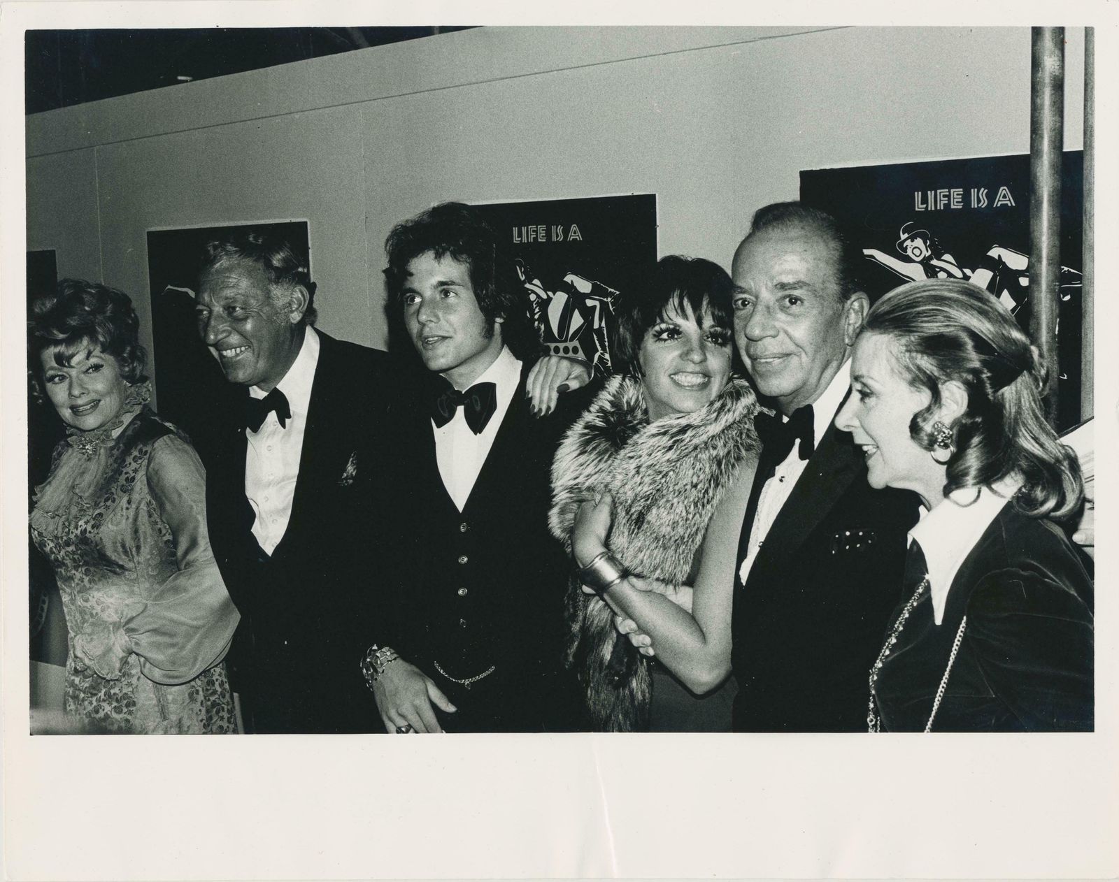 Kim Maydole Lynch Liza Minnelli With Family And Friends At A Premiere, 1966