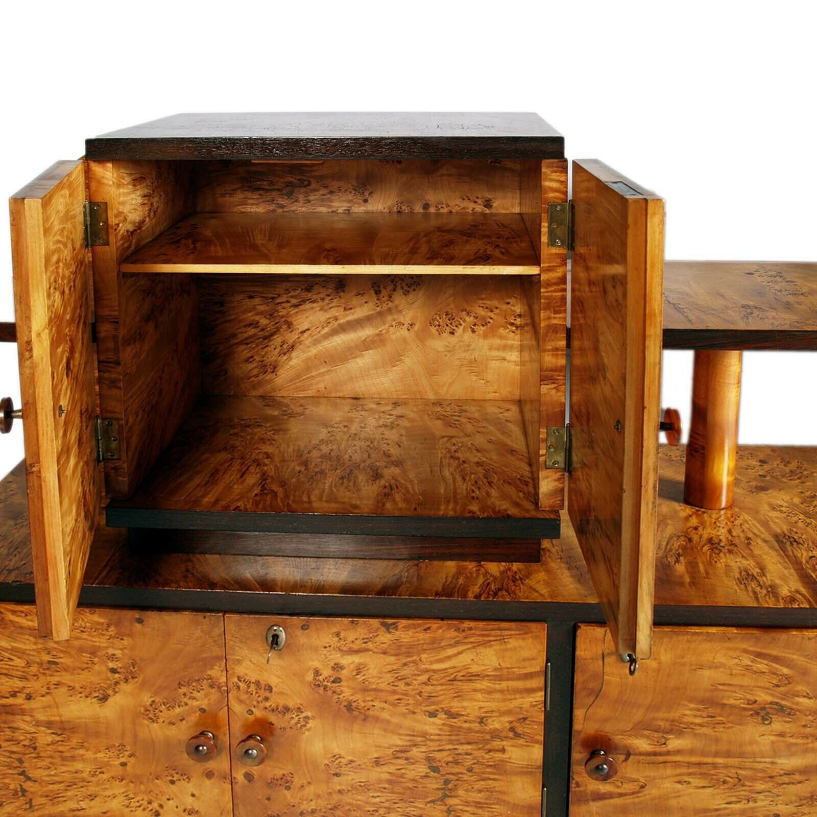 1930s Italian Art Deco Sideboard Buffet In Burl Elmwood By Osvaldo Borsani For Atelier Di Varedo photo vintage