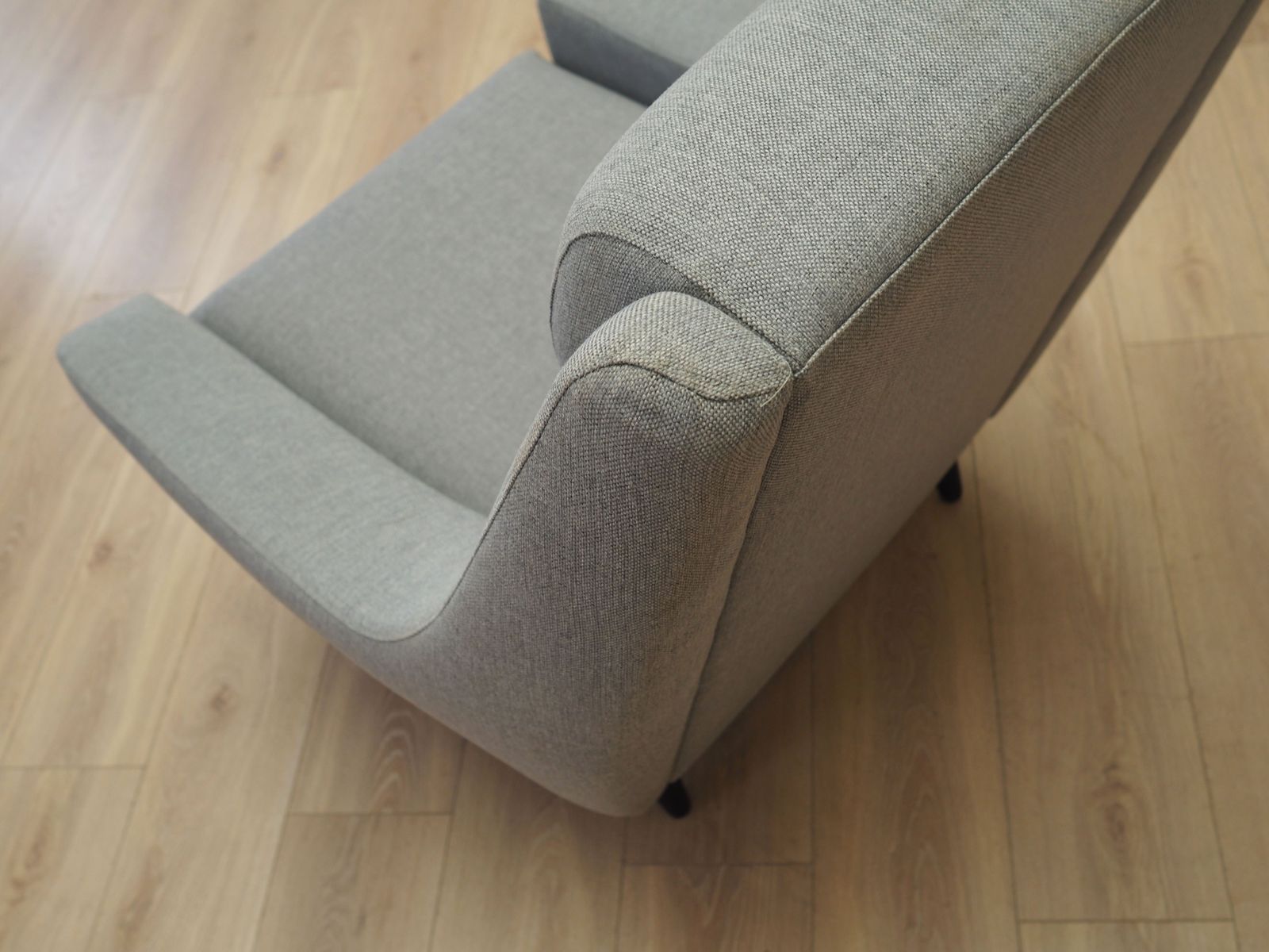 photo buy Grijze Fauteuil, Deens Design, Jaren 1970, Productie: Denemarken