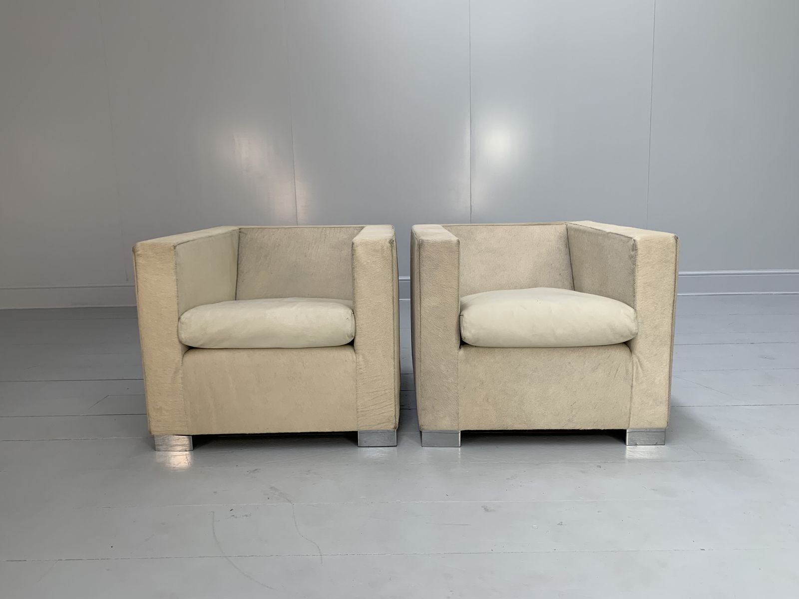 Pair Of Minotti “Suitcase” Club Armchairs – In Pony Skin & “Pelle” Leather photo furniture