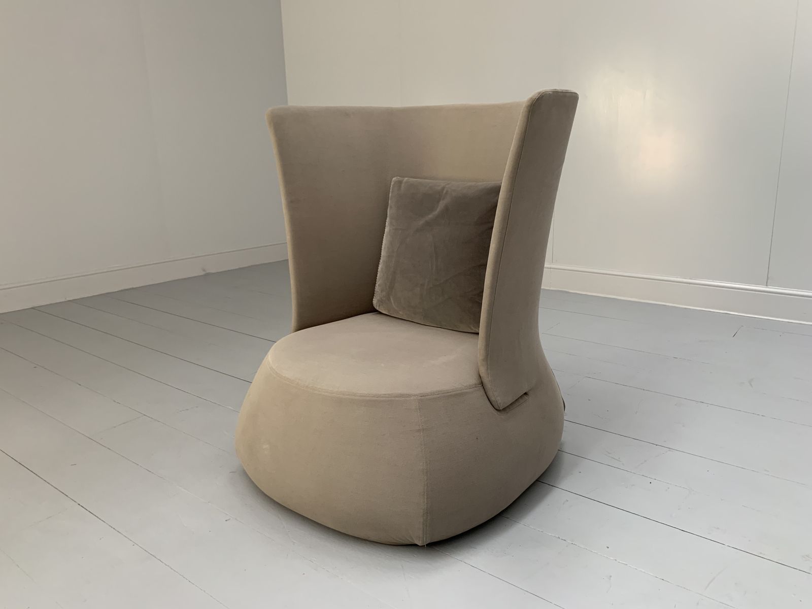 B&B Italia “Fat Sofa Fs91a” Armchair – In Brown Linen