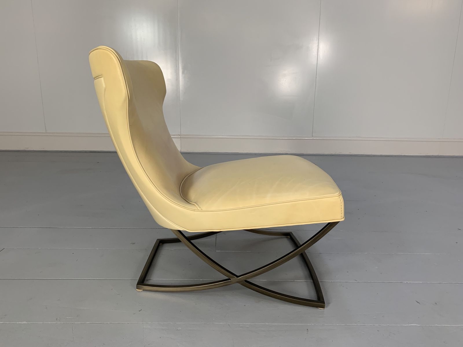 Pair Of Baxter “Paloma” Chairs – In Cream Leather photo vintage