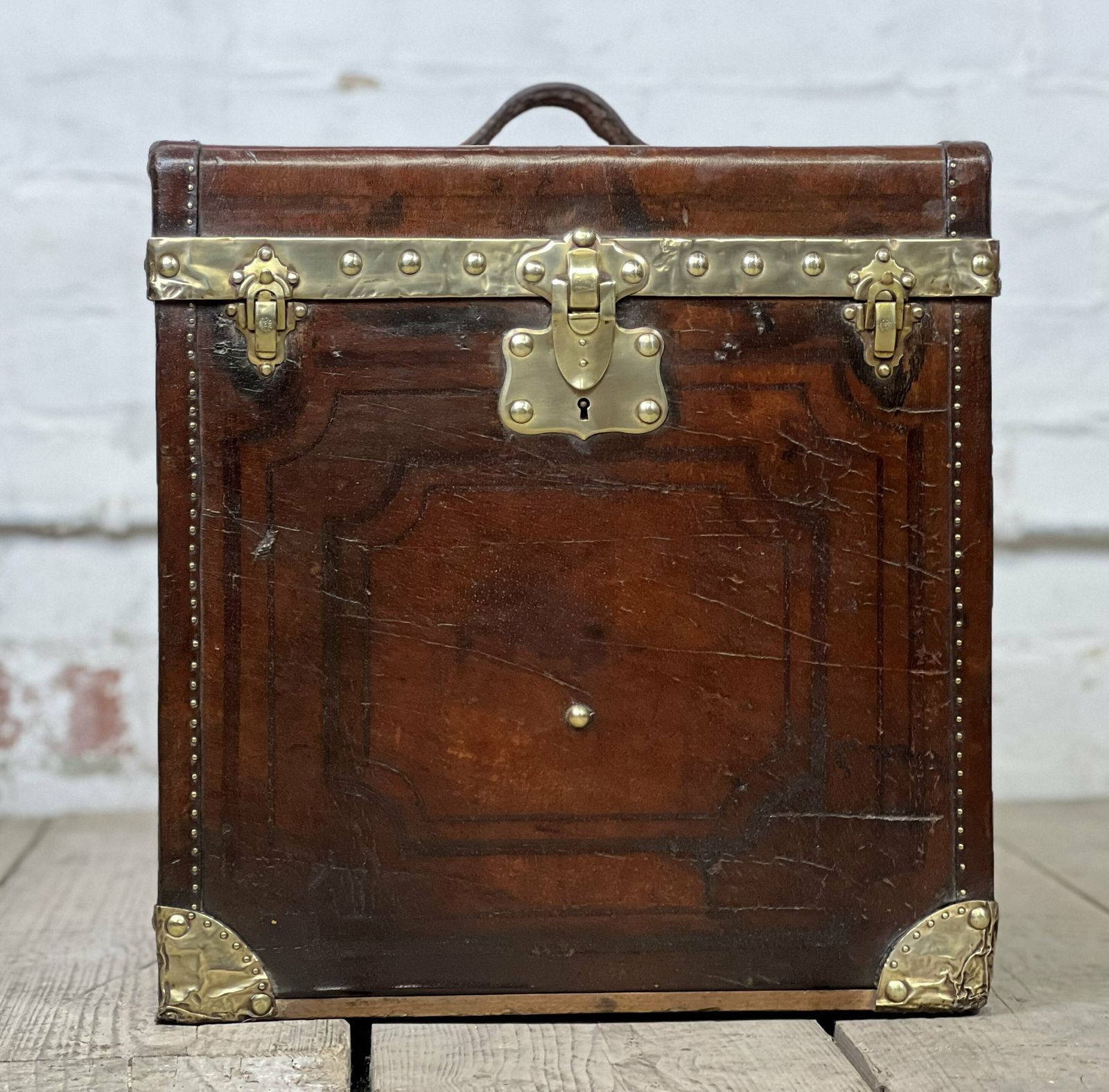 Antique Leather Hatbox Trunk, Brass Bound Chestnut Brown Hatbox Trunk , Luxury Luggage