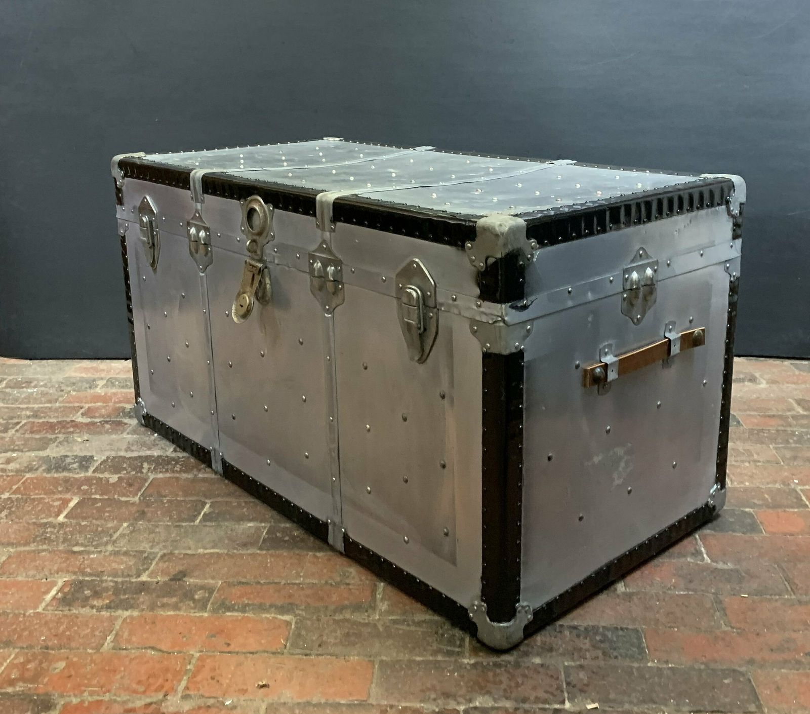 Large Art Deco Aluminium Coffee Table Trunk photo vintage