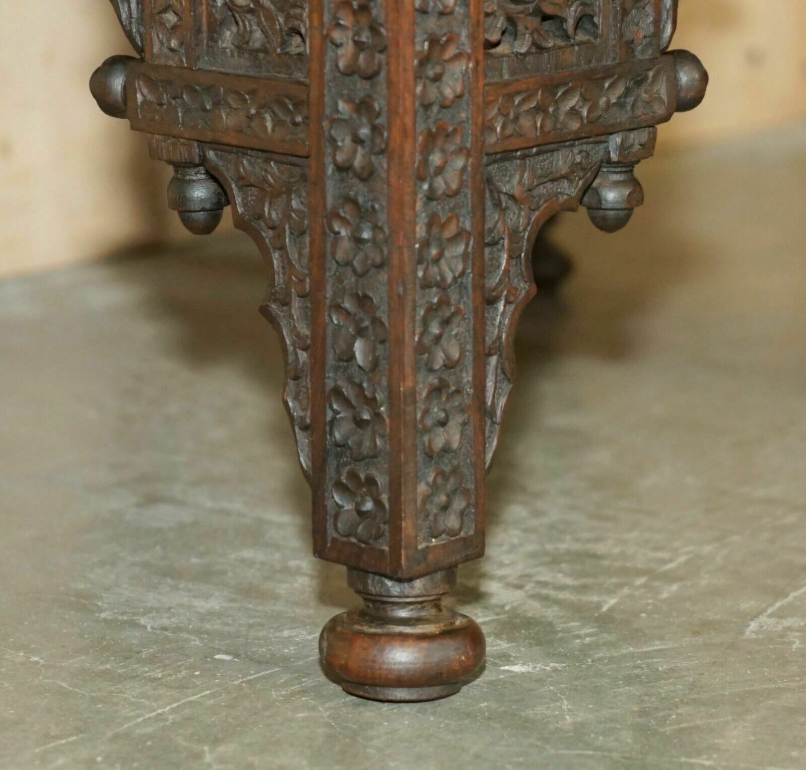 photo vinterior Fine Large Antique Hand Carved Liberty London Moorish Occasional Centre Table