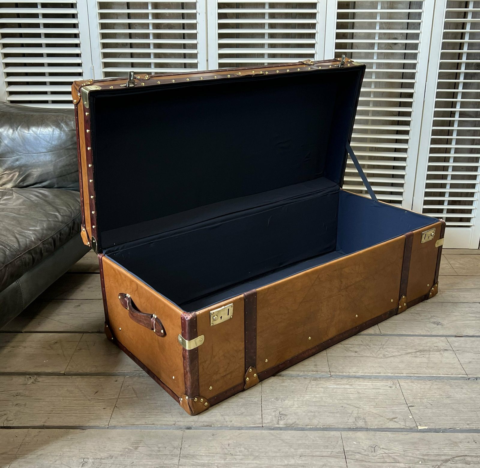 Leather Console Coffee Table Room Decor Luxury Handmade London Tan Campaign Style Travel Trunk Chest Ottoman photo for sale