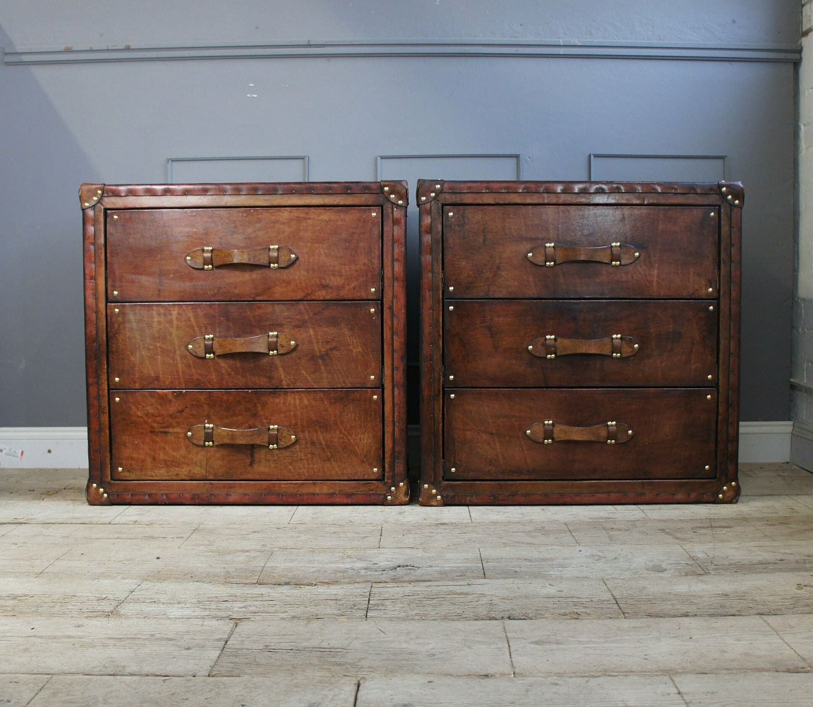 Console Tables English Hand Dyed Handmade Luxury Bedroom Draws Bedroom Furniture Nightstands Vanities Leather Furniture photo vintage