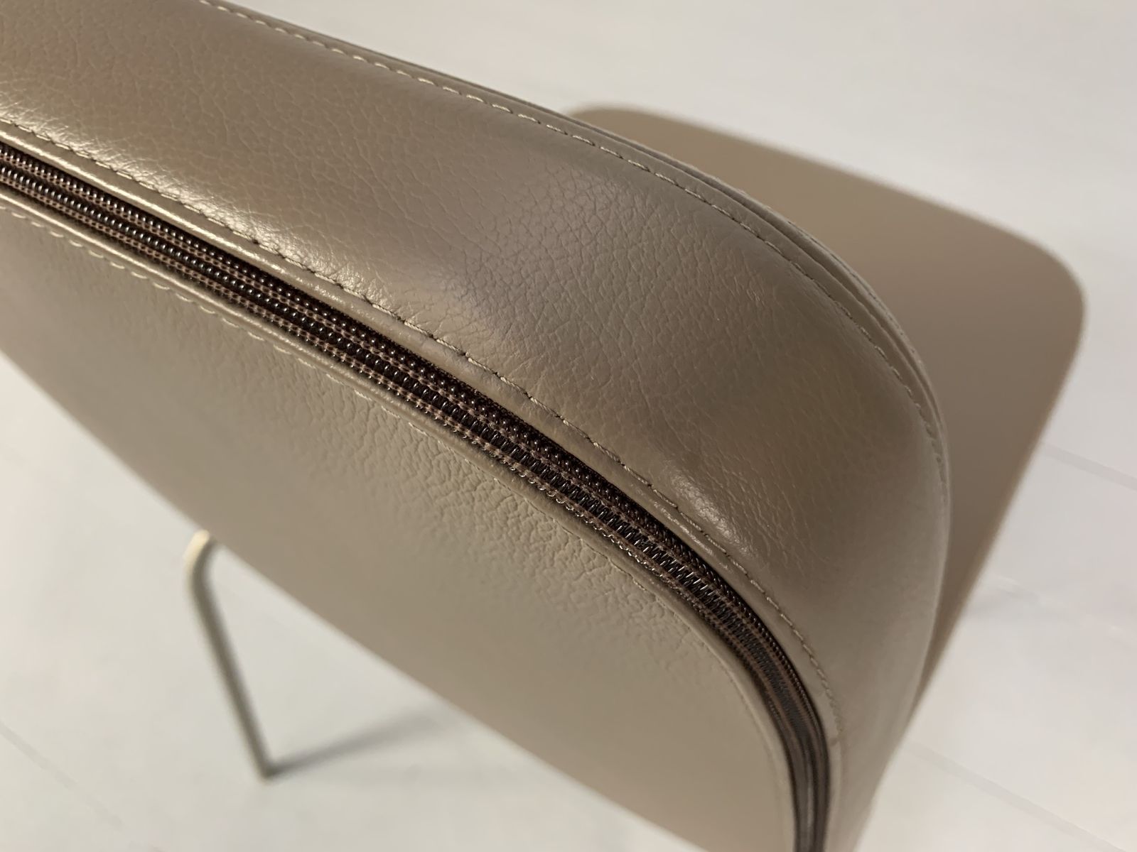 photo vinterior 10 Minotti “Arp 1” Dining Chairs – In Taupe Leather