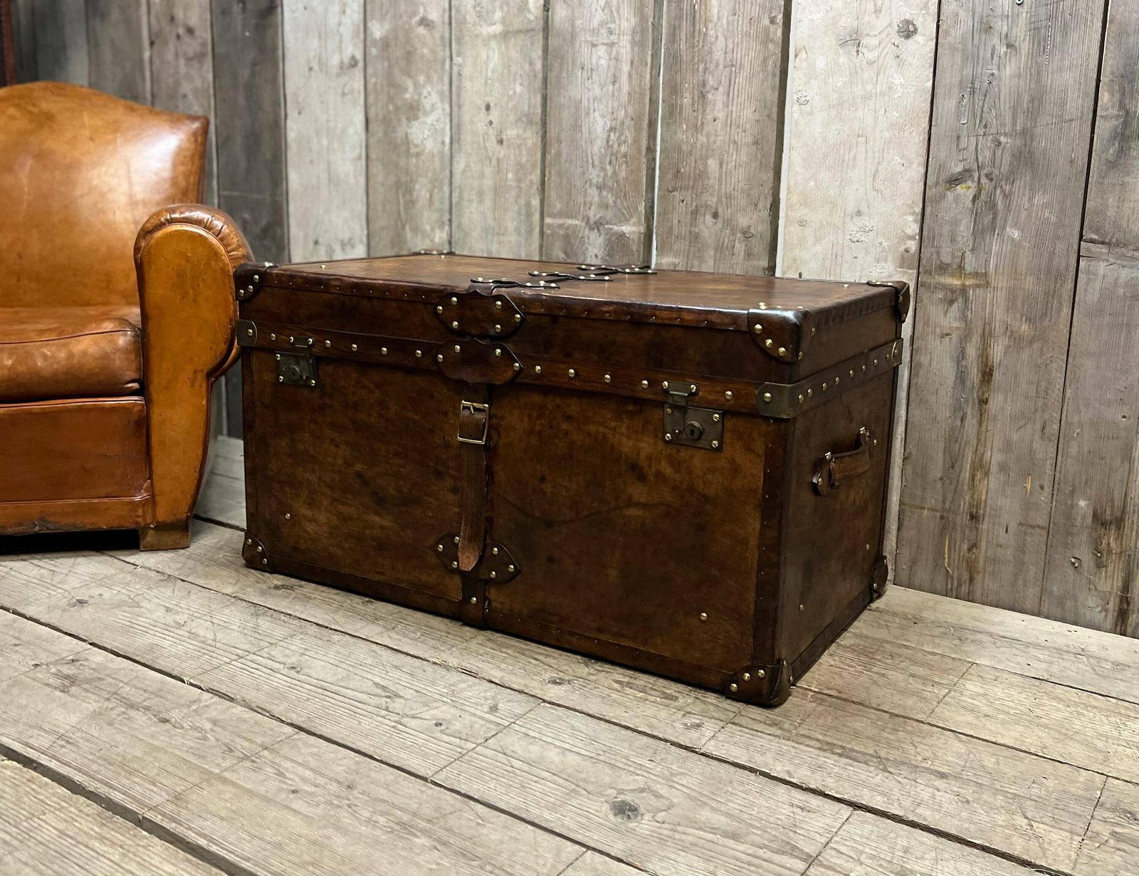 Room Decor Leather Coffee Table Trunk Handmade In England photo vintage