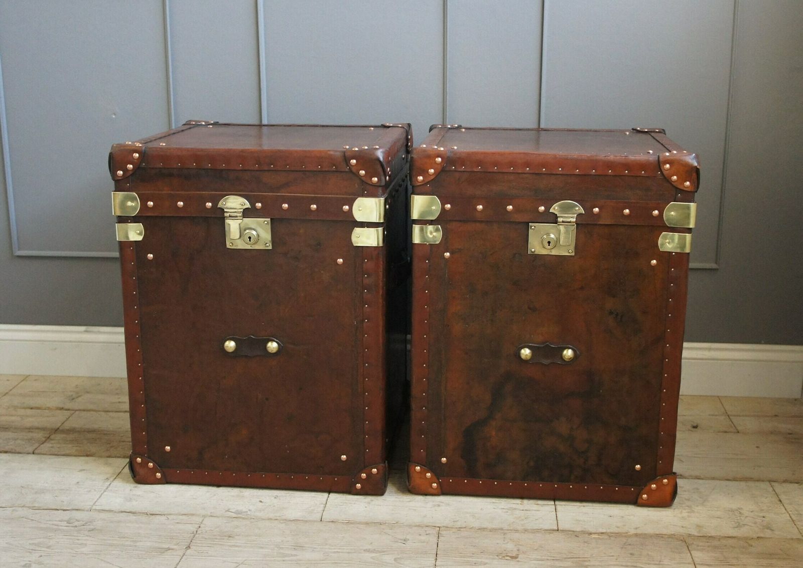 Original Antique English Leather Large Occasional Side Table Trunks photo vinterior