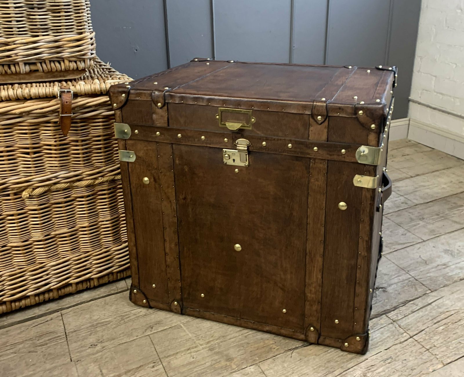 End Table Occasional Side Table In A Colonial English Travel Trunk Style photo 915.0