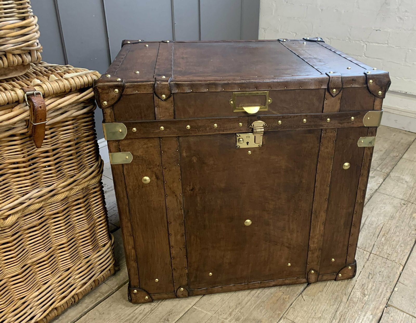 photo furniture End Table Occasional Side Table In A Colonial English Travel Trunk Style