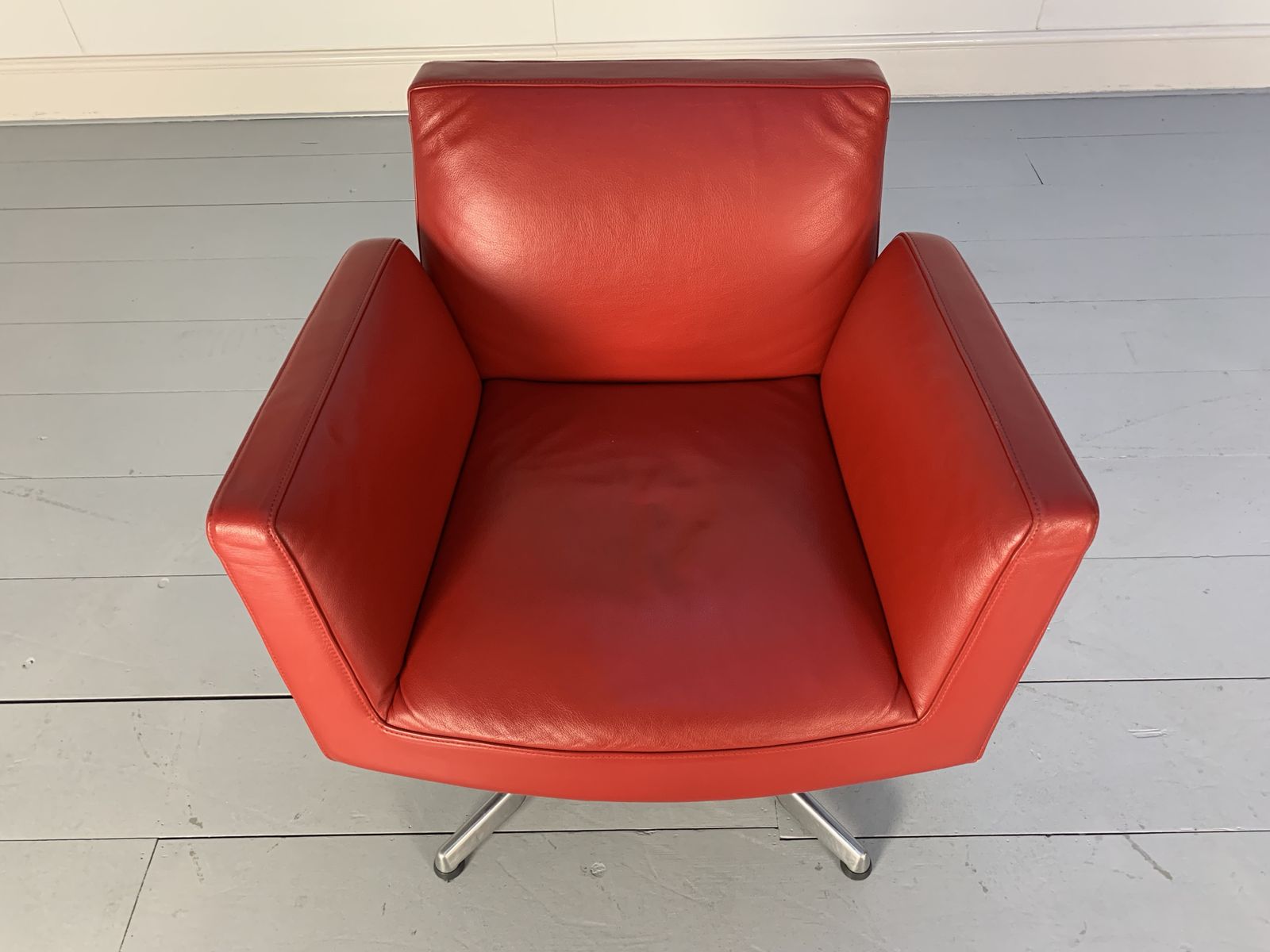1 Poltrona Frau “Chancellor” Swivel Armchair – In Red “Pelle Frau Sc” Leather photo 3000.0