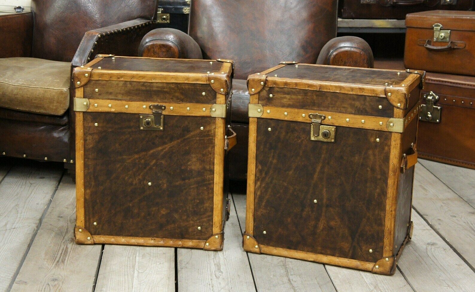 Dark Brown Tan Leather Trimmed Occasional Nightstands Vanities Trunks Chests Home Decor photo Furniture