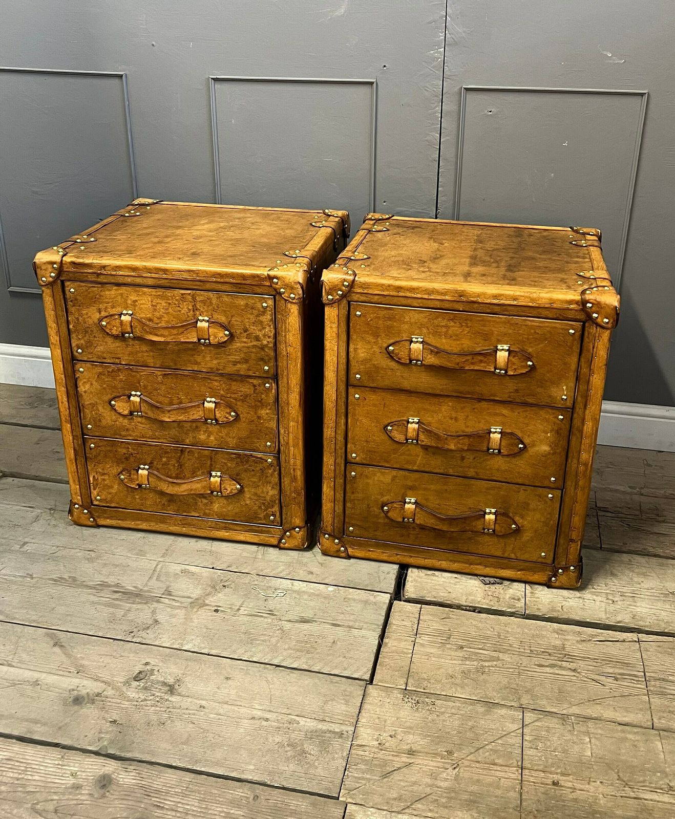 Luxury Hand Made Hand Dyed English Tan Leather Occasional End Tables Bedroom Furniture Draws Chests Home Decor photo vintage