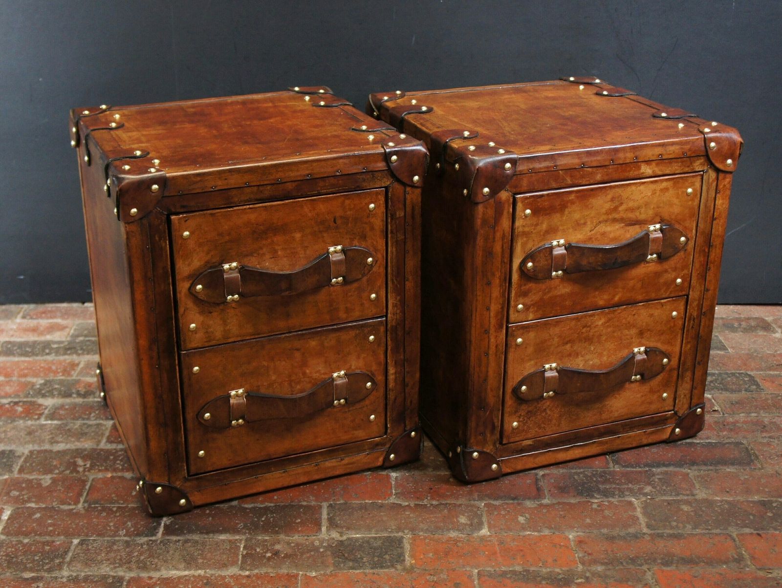Finest English Leather Hand Dyed Occasional Side Table Nightstand Trunks Bedroom Furniture Home Furnishings photo 1610.0