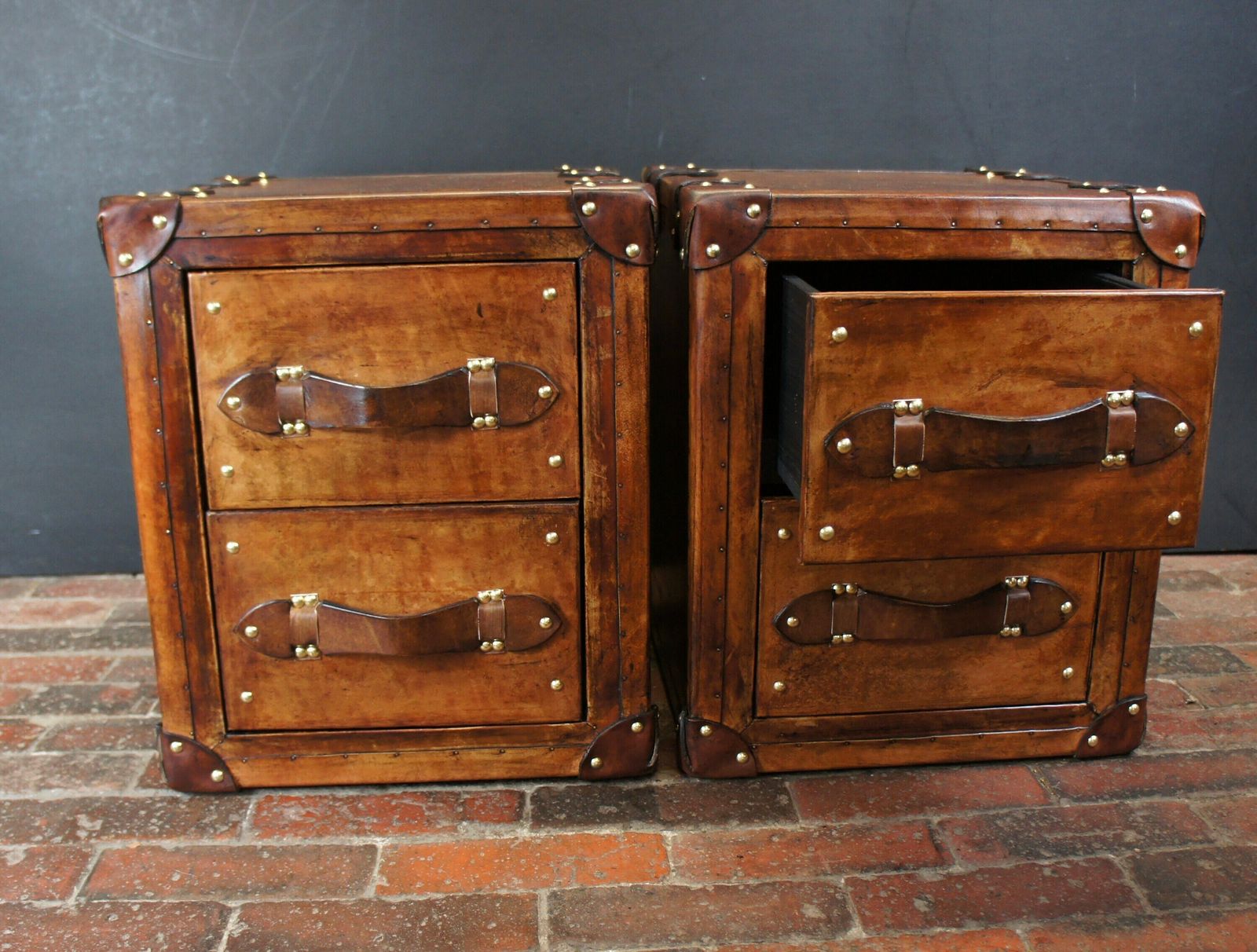Finest English Leather Hand Dyed Occasional Side Table Nightstand Trunks Bedroom Furniture Home Furnishings photo vinterior