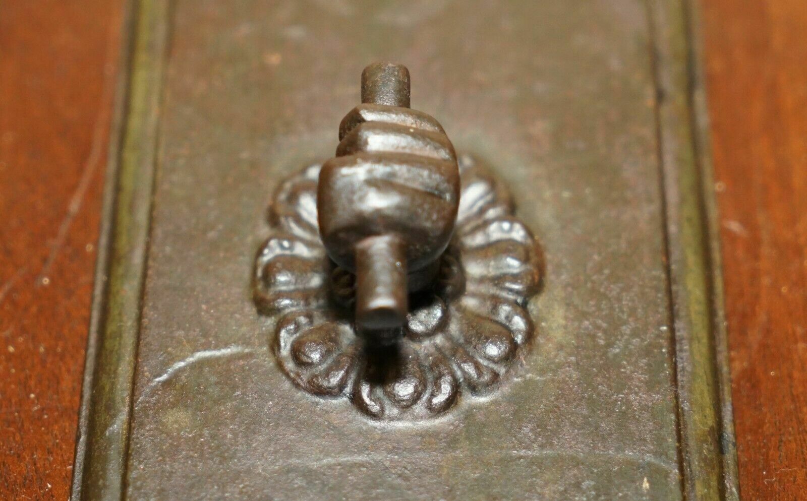 Rare Antique Victorian A Kenrick & Sons N°5 Clenched Fist Bronze Paperweight photo vinterior